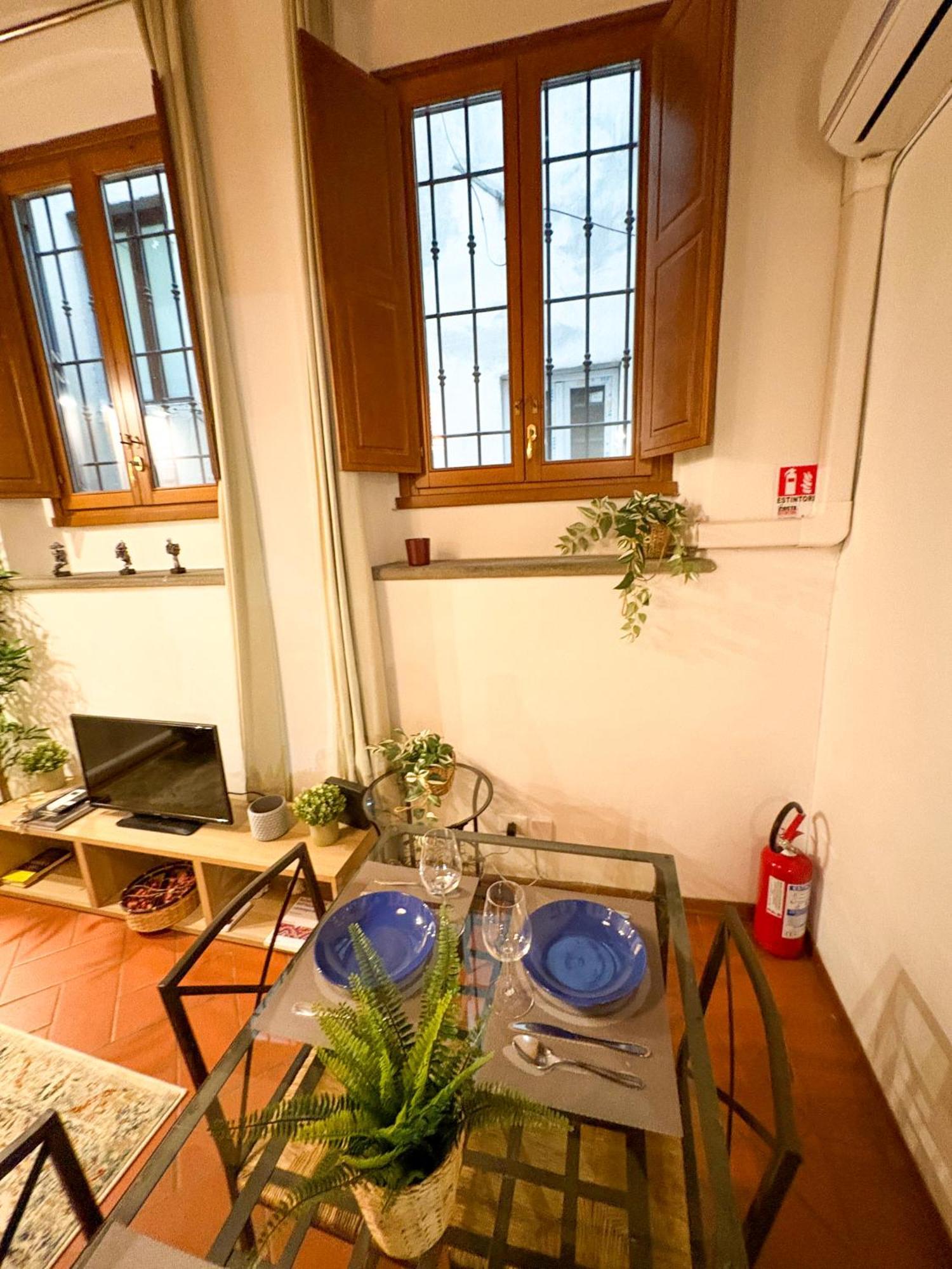 Vinegia N5 - Clemente & Settimo Apartments Firenze Bagian luar foto